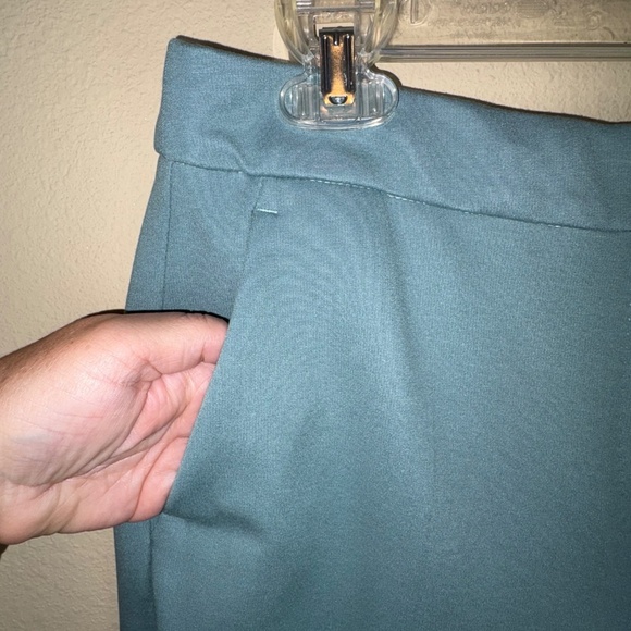 MaxMara Sage Pegno Cady Pants w/ Hidden Zipper, Button, and Eye/Hook Closure - Picture 5 of 8